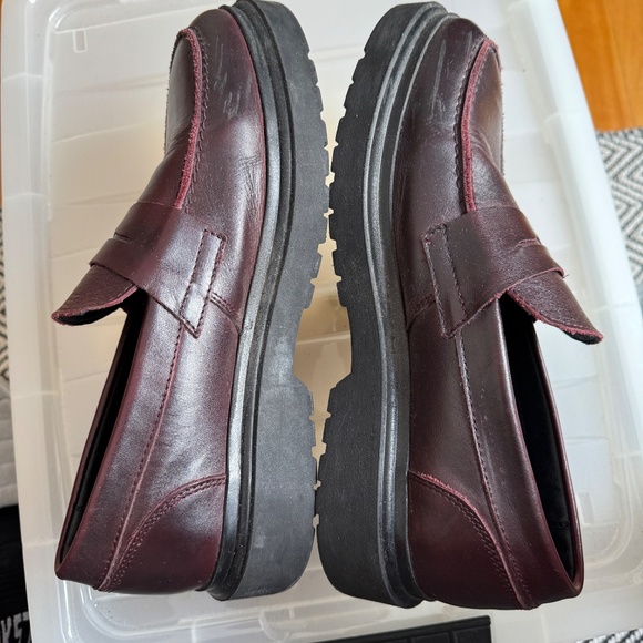 Simons Men’s 41 chunky loafers in burgundy - Picture 3 of 7